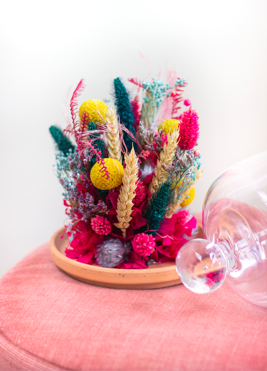 Cloche de fleurs séchées colorée - L'atelier d'Armelle Alleton
